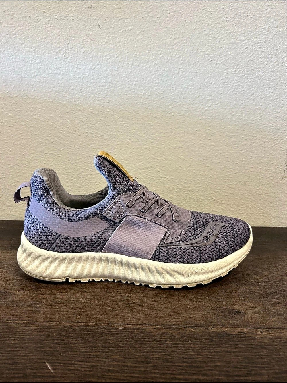 Saucony Stretch & Go Athletic Shoes